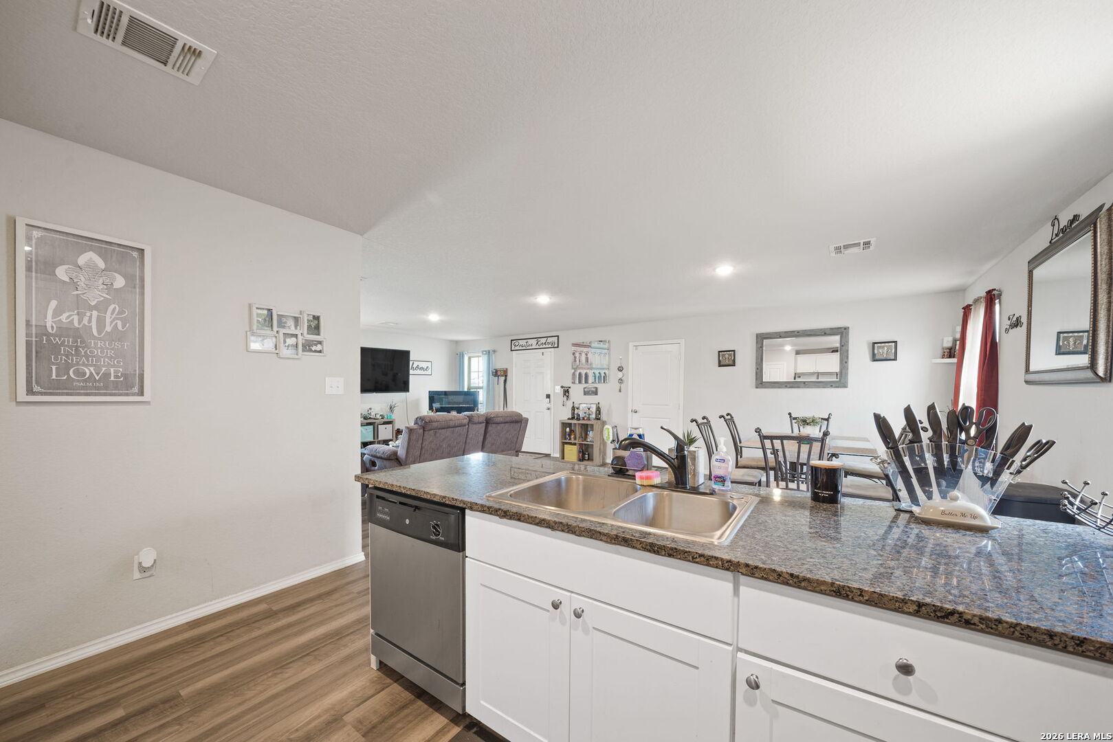 4242 Volcano Way San Antonio, TX 78237 - Photo 12 of 23