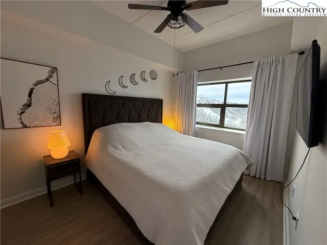 $260,000 | 303 Sugar Top Drive, Unit 33325, Sugar Mountain, NC 28604