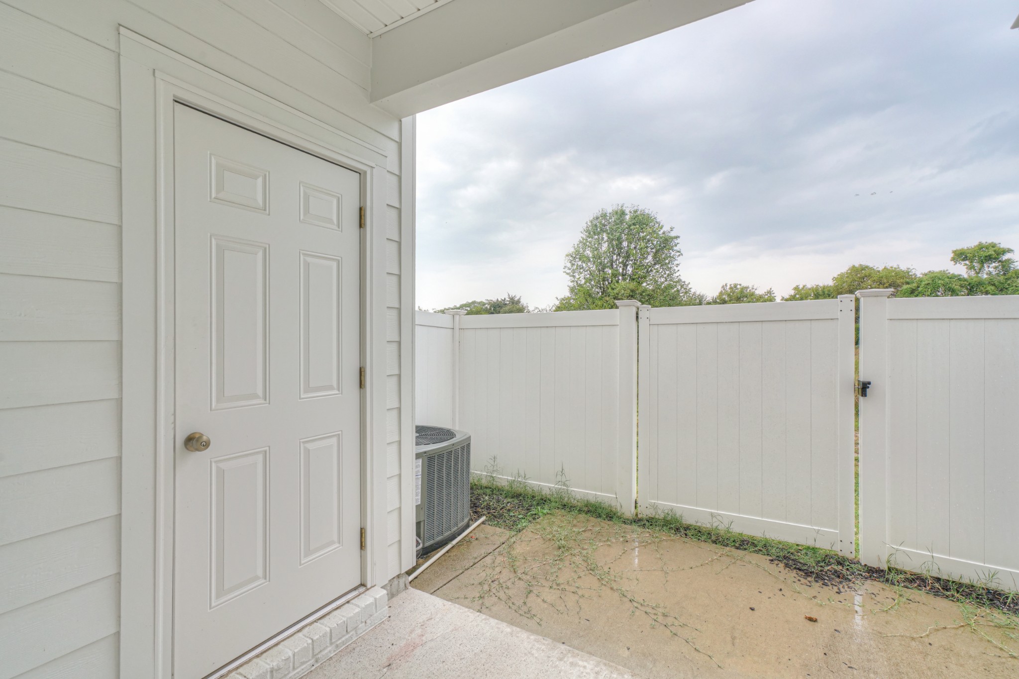 4319 Spyglass Drive Murfreesboro, TN 37127 - Photo 10 of 21 a view of a garage