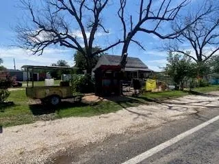 a view of an outdoor space with garden view