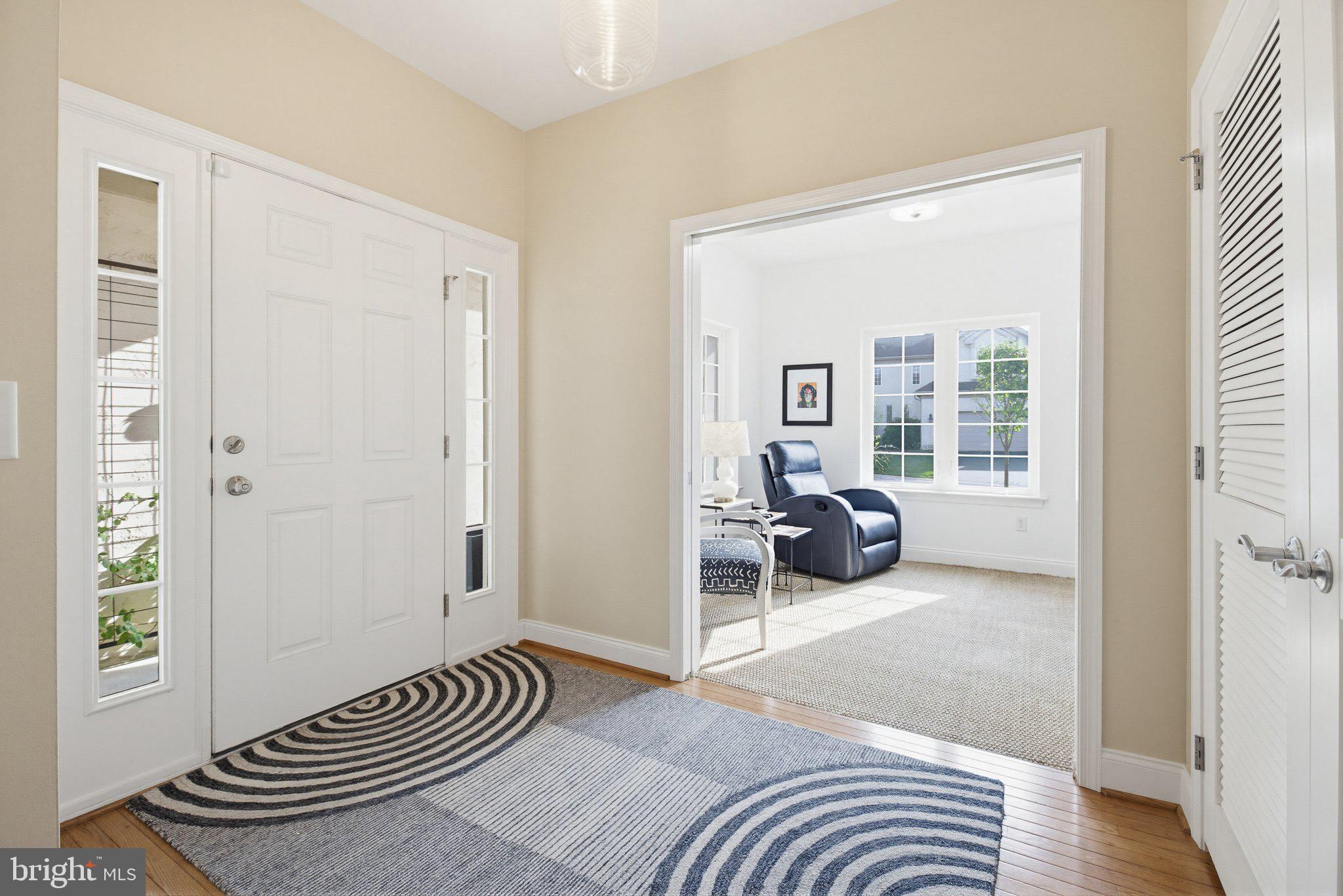 704 Woodfield Drive Lititz, PA 17543 - Photo 4 of 44 Foyer