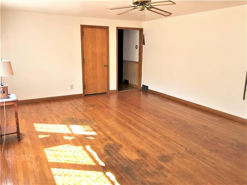 2069 Mercer Road New Brighton, PA 15066 - Photo 5 of 25 Gallery Image 5