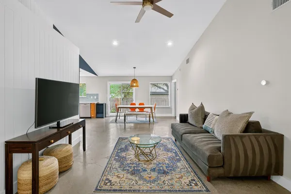 $3,400 | 1182 Waller Street, Austin, TX 78702