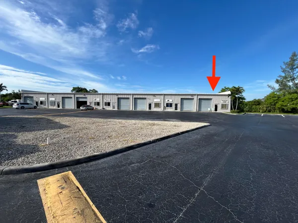 $21 | 806 Old Dixie Highway, Unit 1, Lake Park, FL 33403