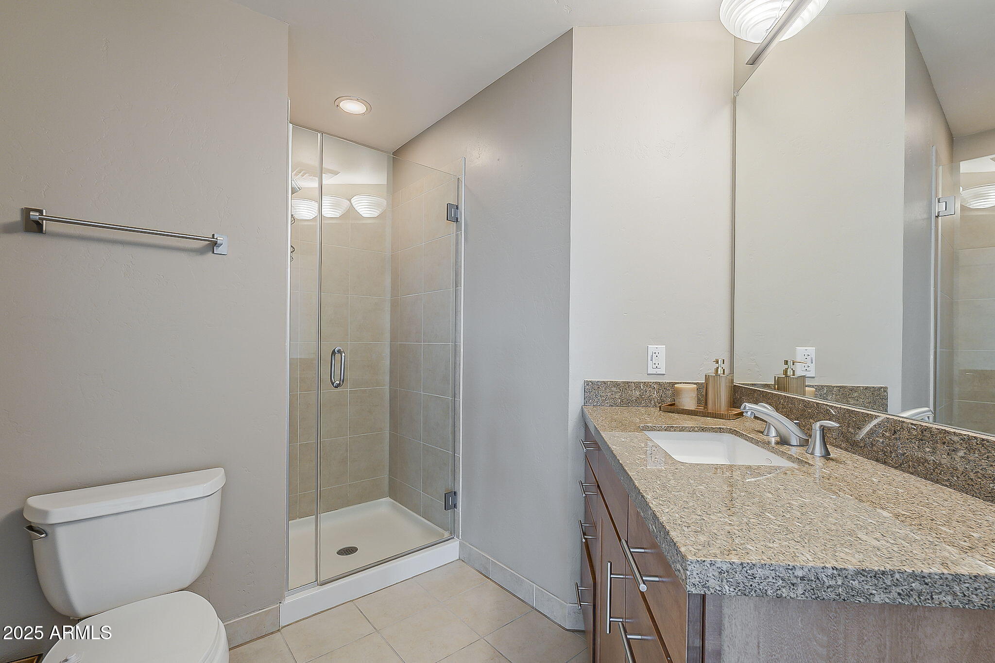 310 South 4th Street, Unit 1601 Phoenix, AZ 85004 - Photo 25 of 55 Guest Ensuite