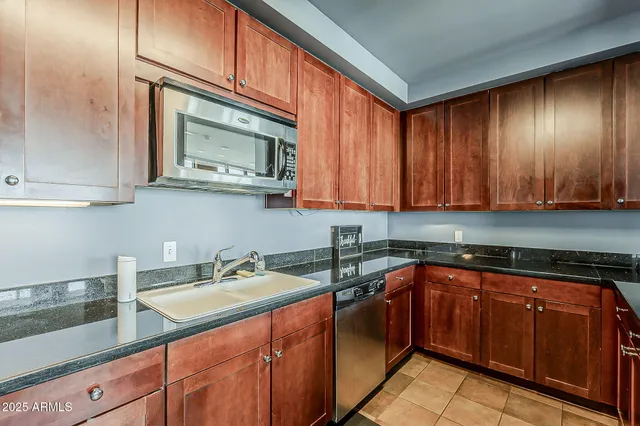 $558,104 | 310 South 4th Street, Unit 1601, Phoenix, AZ 85004