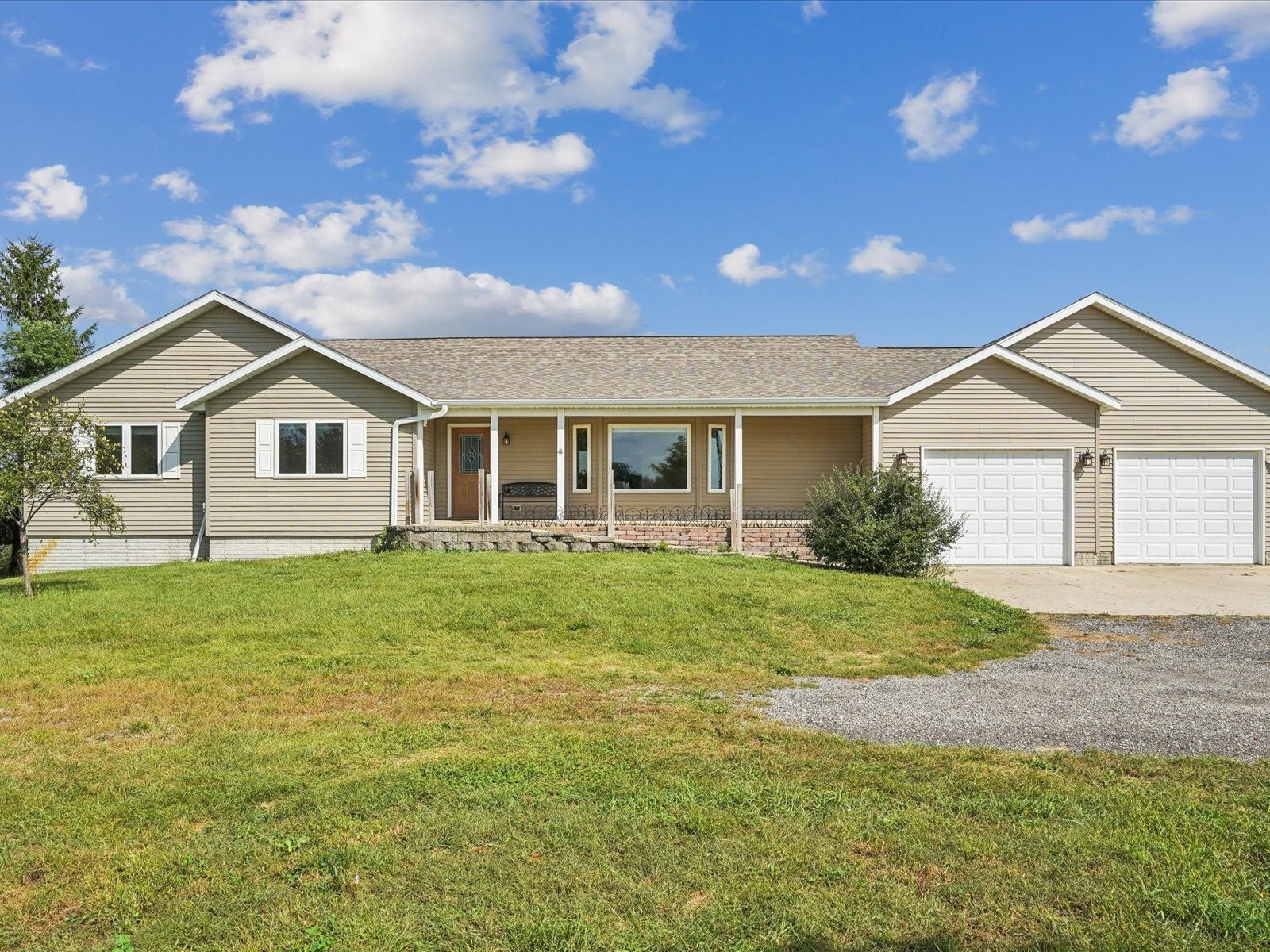 3301 Lewis Bottoms Road Palo, IA 52324 - Photo 1 of 49 Gallery Image 1