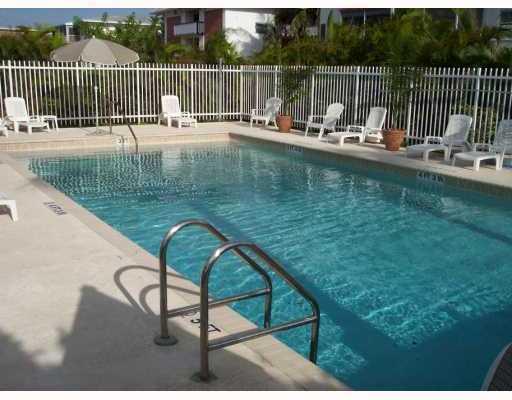 4802 Washington Street, Unit 14 Hollywood, FL 33021 - Photo 11 of 12 Community Pool