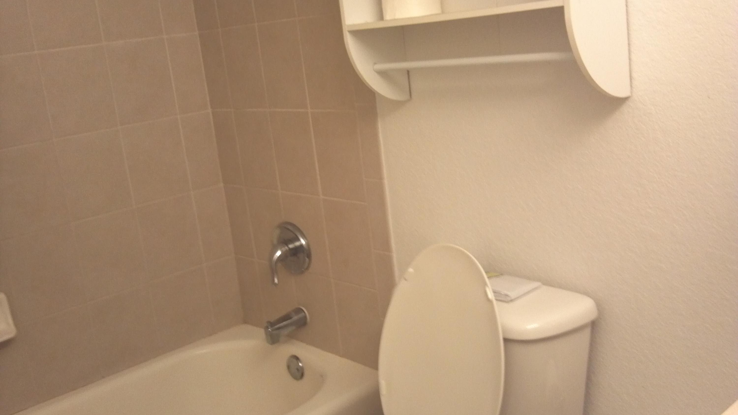 4802 Washington Street, Unit 14 Hollywood, FL 33021 - Photo 9 of 12 Second bathroom
