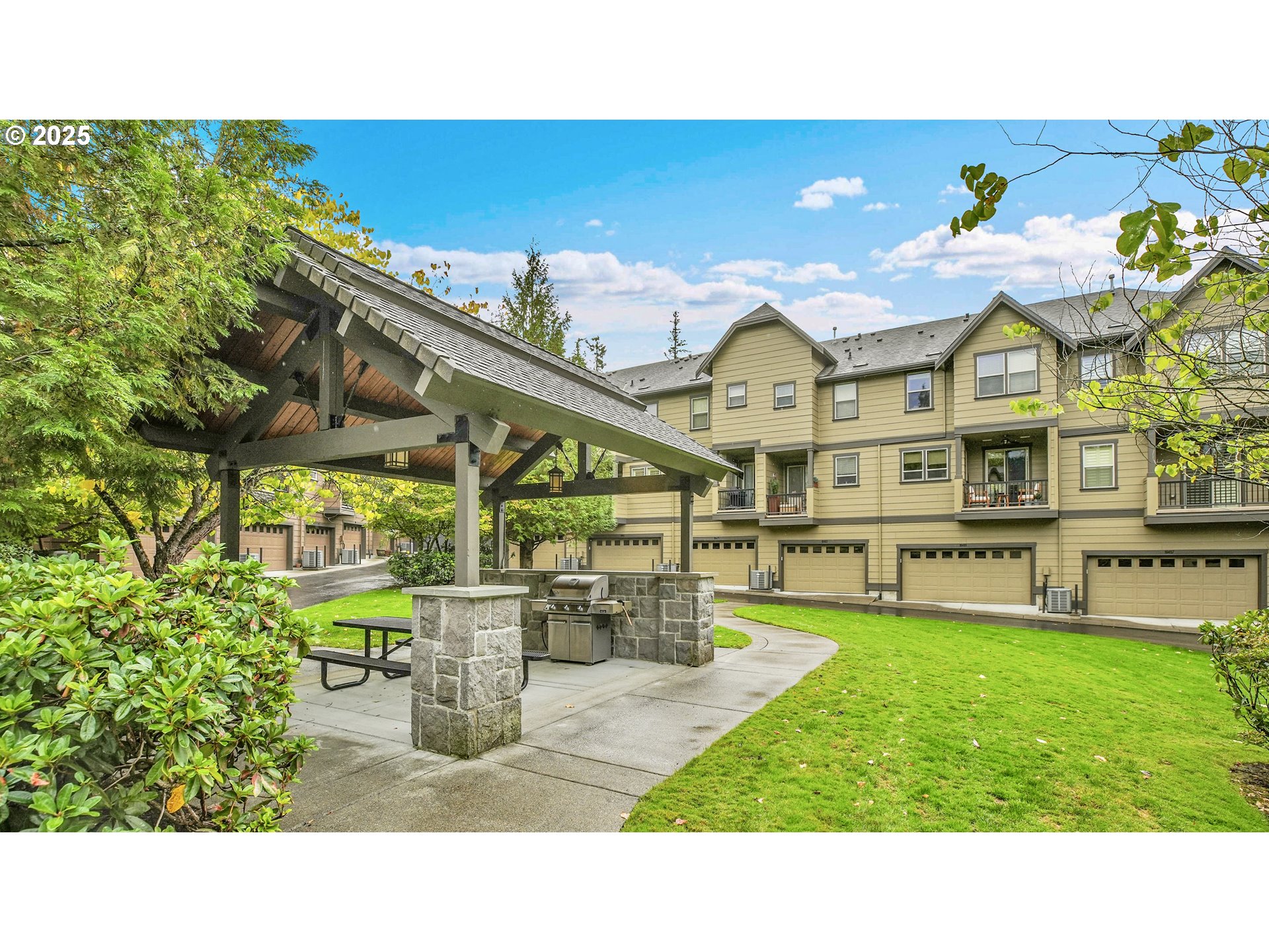 10441 Southwest Windwood Way Portland, OR 97225 - Photo 36 of 48