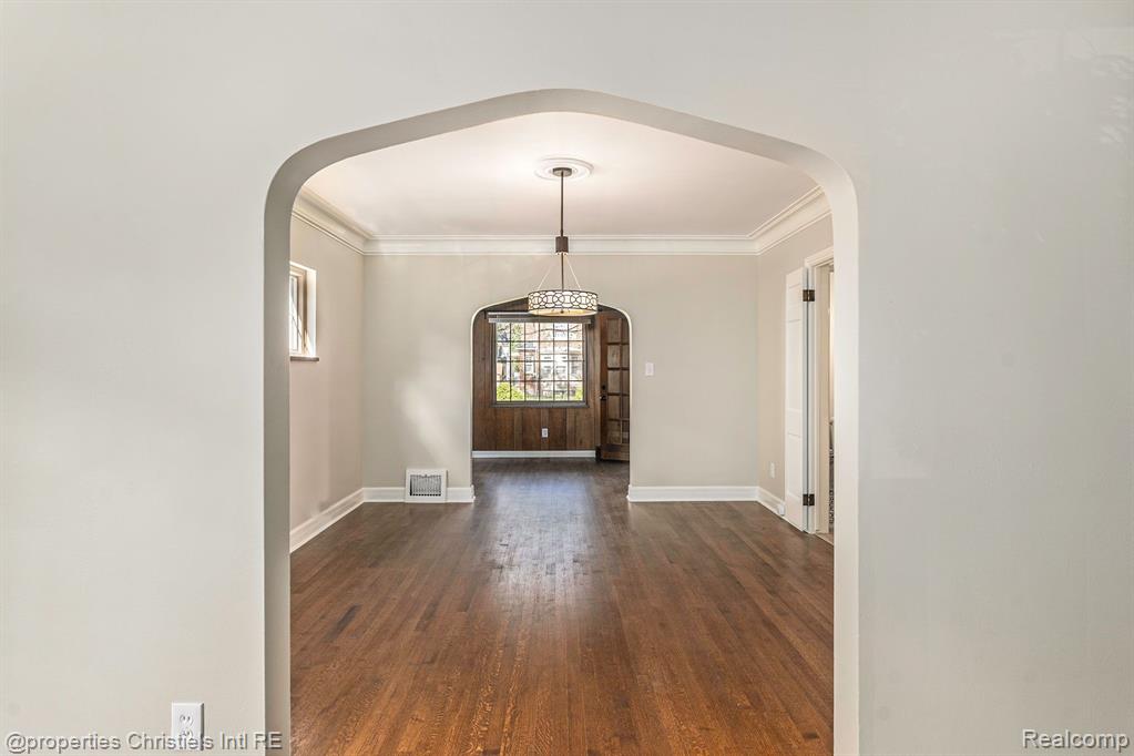 302 Moran Road Grosse Pointe Farms, MI 48236 - Photo 13 of 38