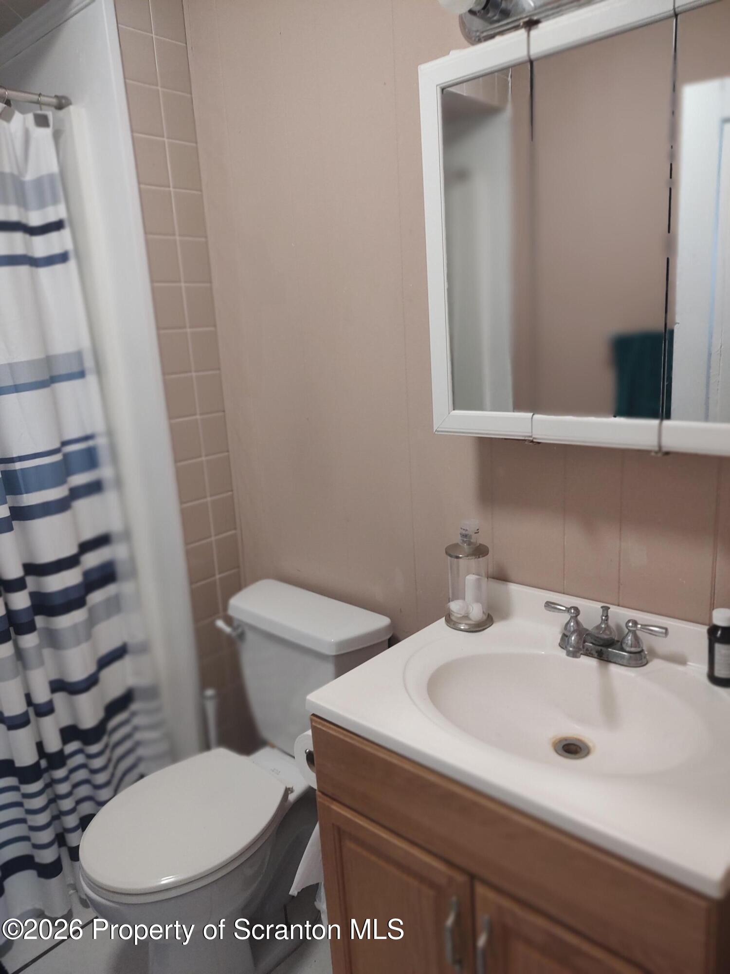 1019 Delaware Street, Unit 2 Scranton, PA 18509 - Photo 15 of 24 Full Bathroom