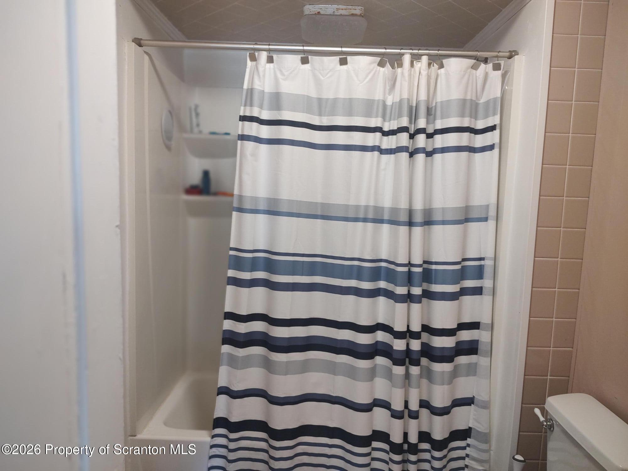 1019 Delaware Street, Unit 2 Scranton, PA 18509 - Photo 16 of 24 Full Bathroom