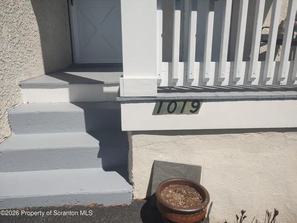 $1,150 | 1019 Delaware Street, Unit 2, Scranton, PA 18509