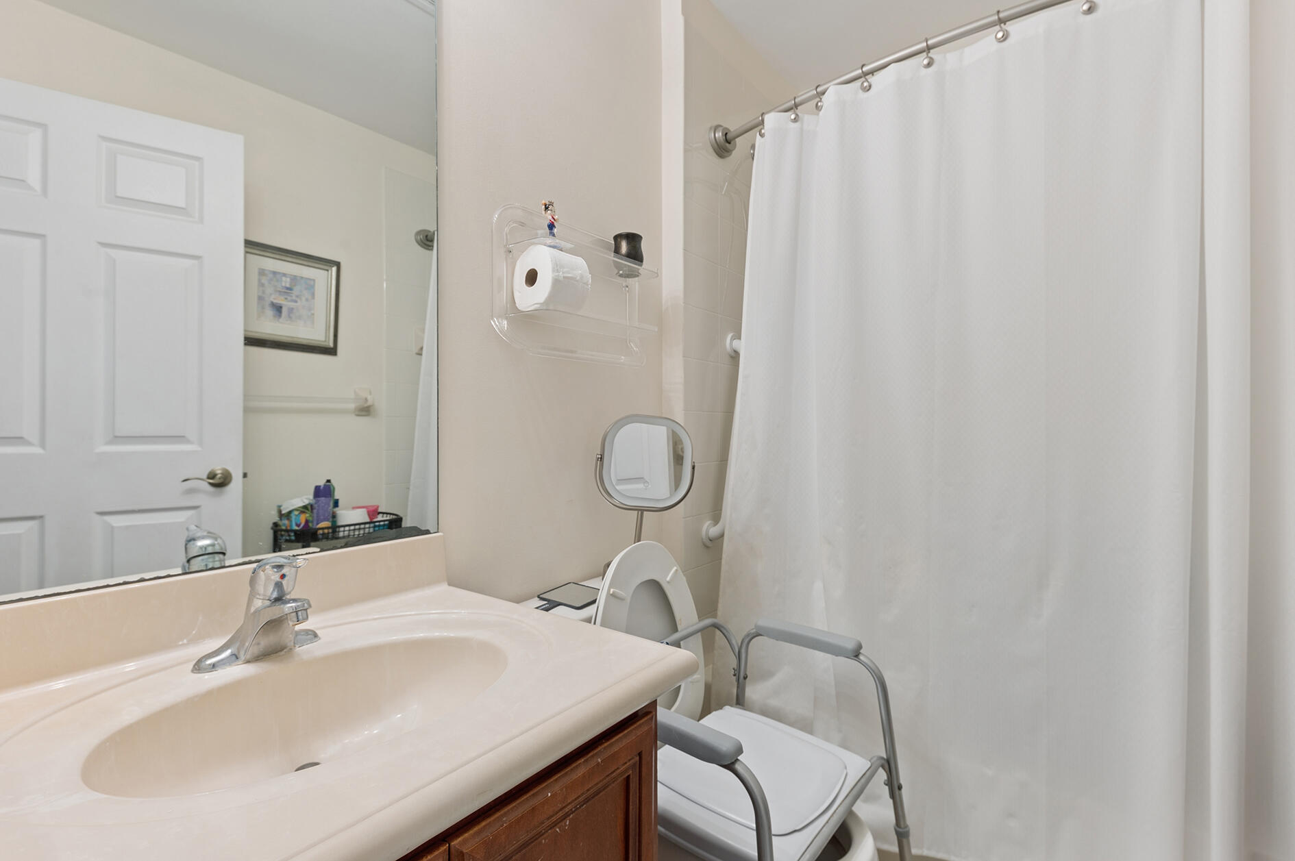 12024 Roma Road Boynton Beach, FL 33437 - Photo 13 of 30 Guest Bathroom