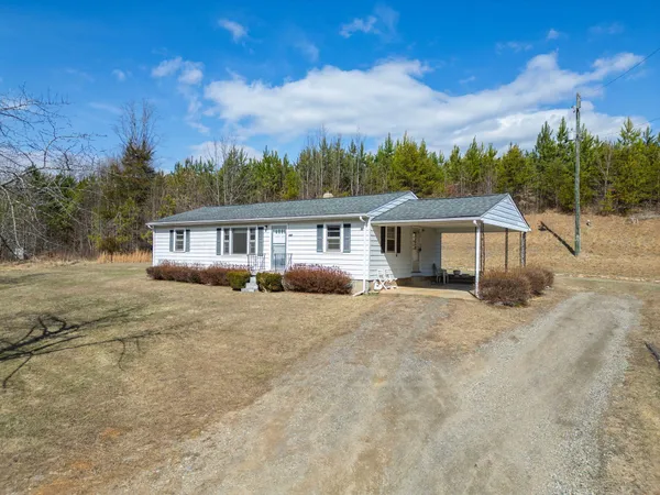 $154,900 | 137 Sunnybrook Circle, Bassett, VA 24055