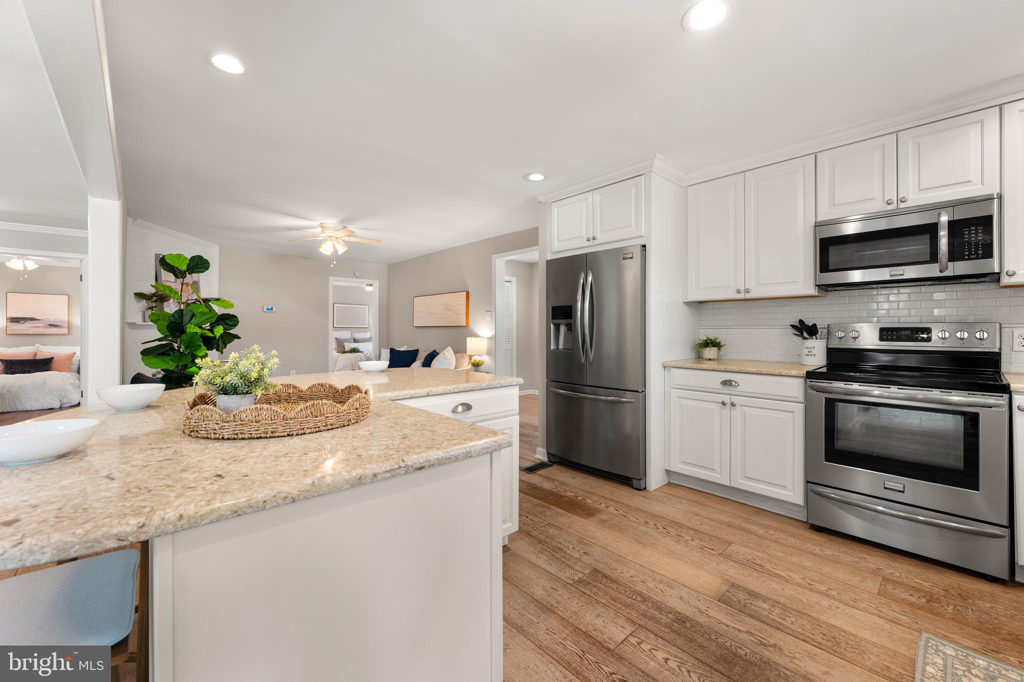 3901 Calawasse Road Edgewater, MD 21037 - Photo 10 of 43 Bright Updated Kitchen