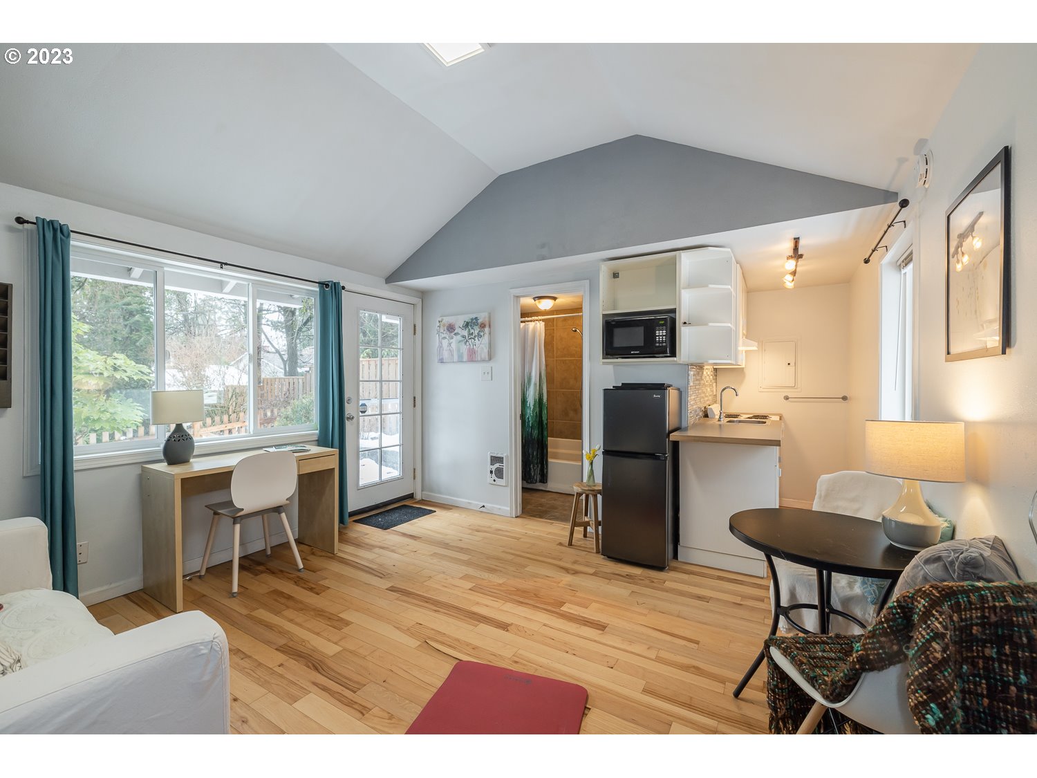 2739 Southwest Spring Garden Street Portland, OR 97219 - Photo 16 of 22 Gallery Image 16