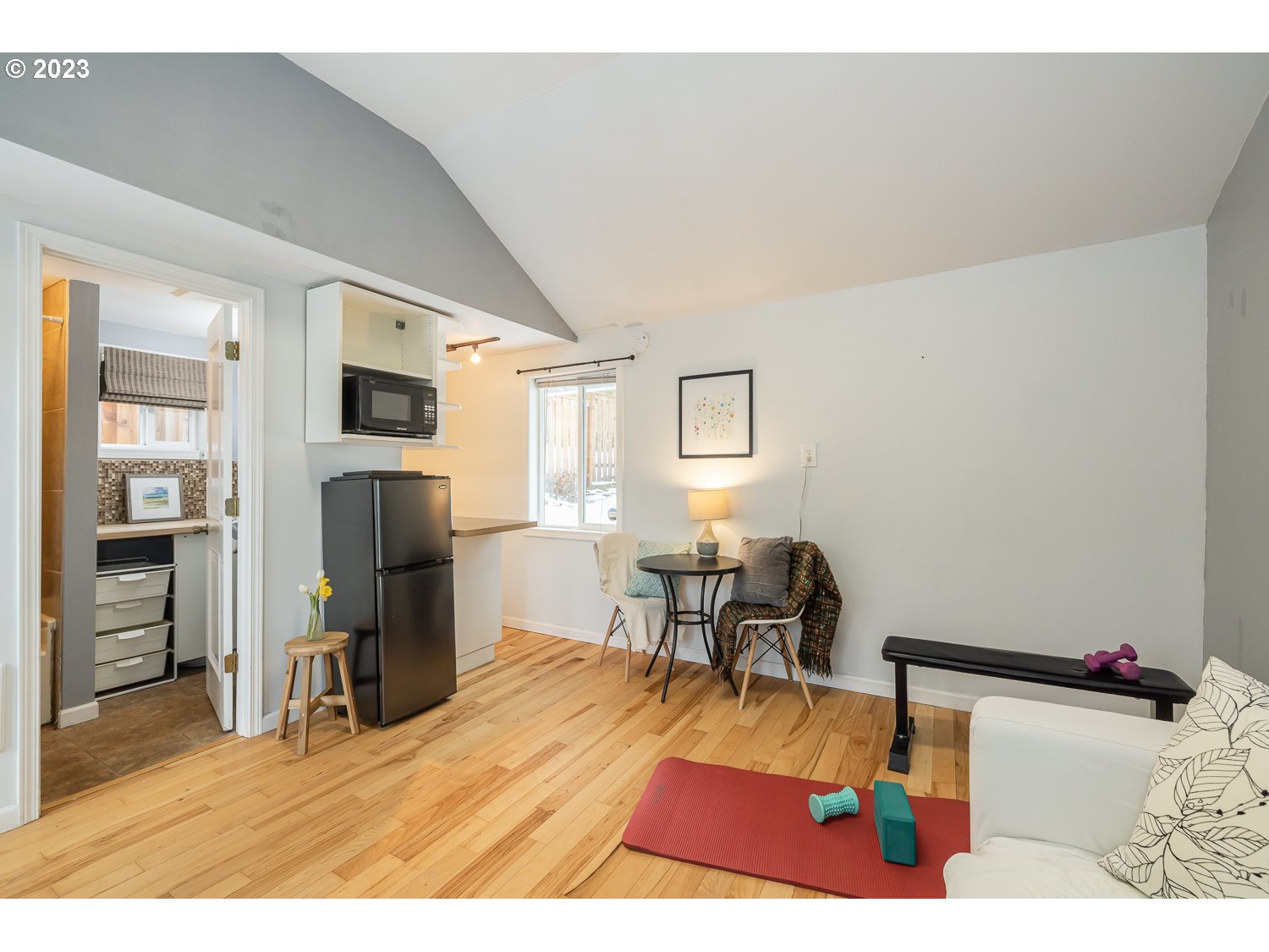 2739 Southwest Spring Garden Street Portland, OR 97219 - Photo 17 of 22 Gallery Image 17
