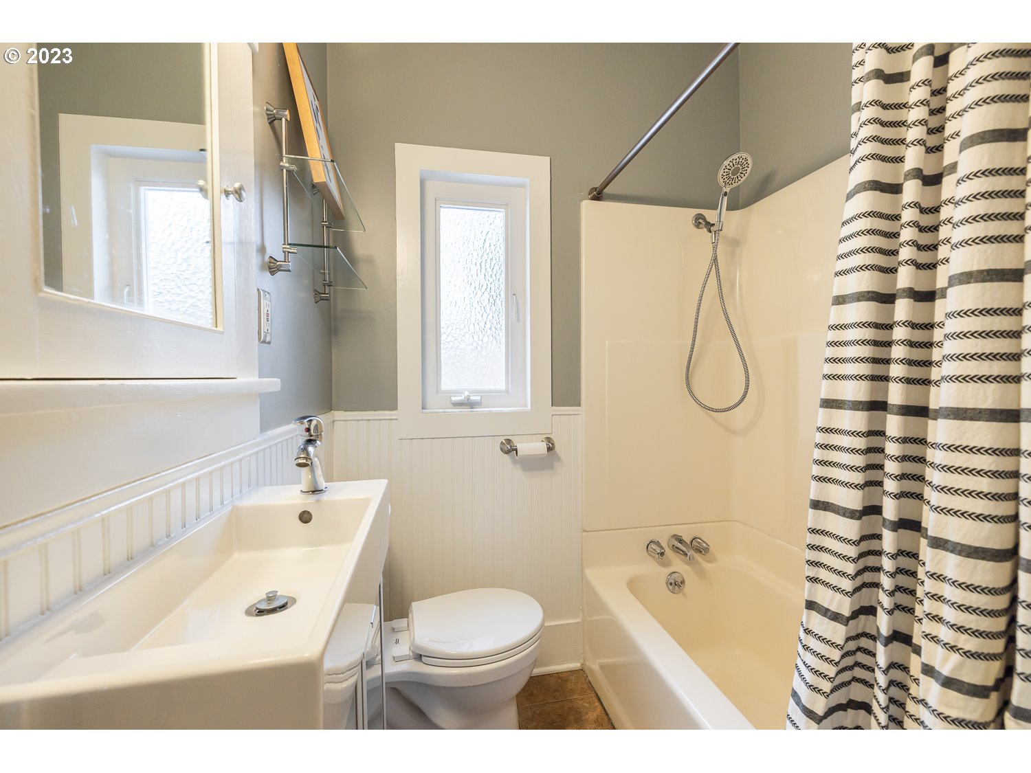 2739 Southwest Spring Garden Street Portland, OR 97219 - Photo 9 of 22 Gallery Image 9