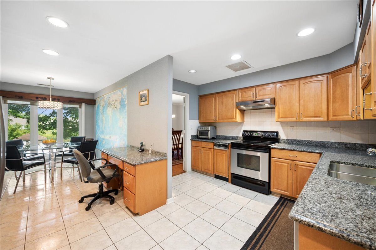 3741 Mission Hills Road, Unit 201 Northbrook, IL 60062 - Photo 12 of 26