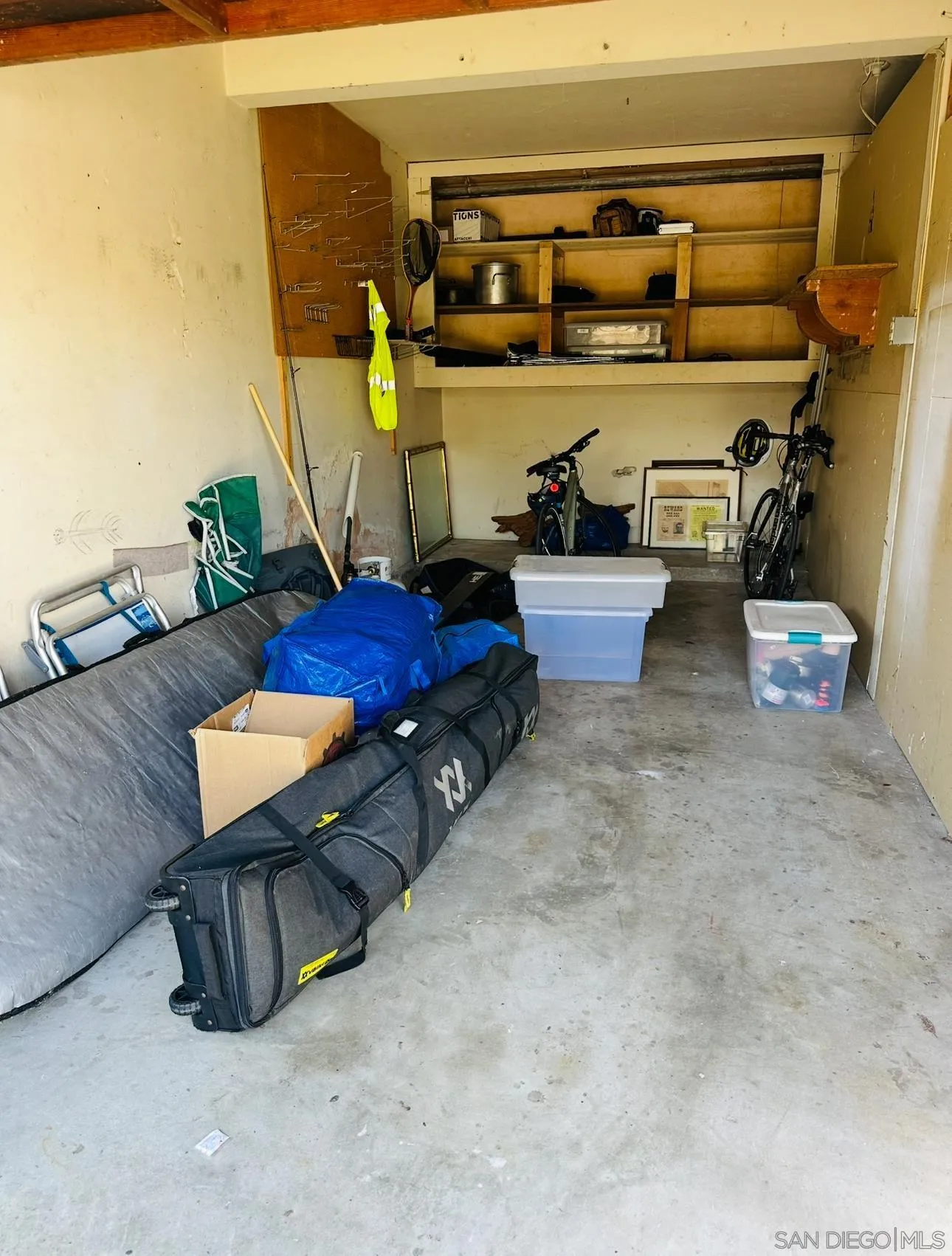 526 4th Street Encinitas, CA 92024 - Photo 10 of 10 a view of a chairs in kitchen