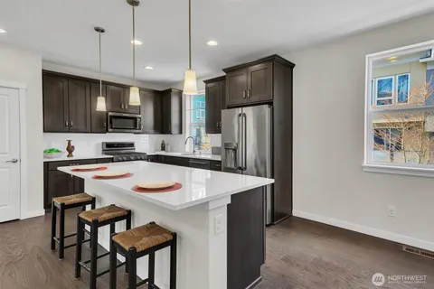 $1,150,000 | 14610 36th Avenue Northeast, Lake Forest Park, WA 98155