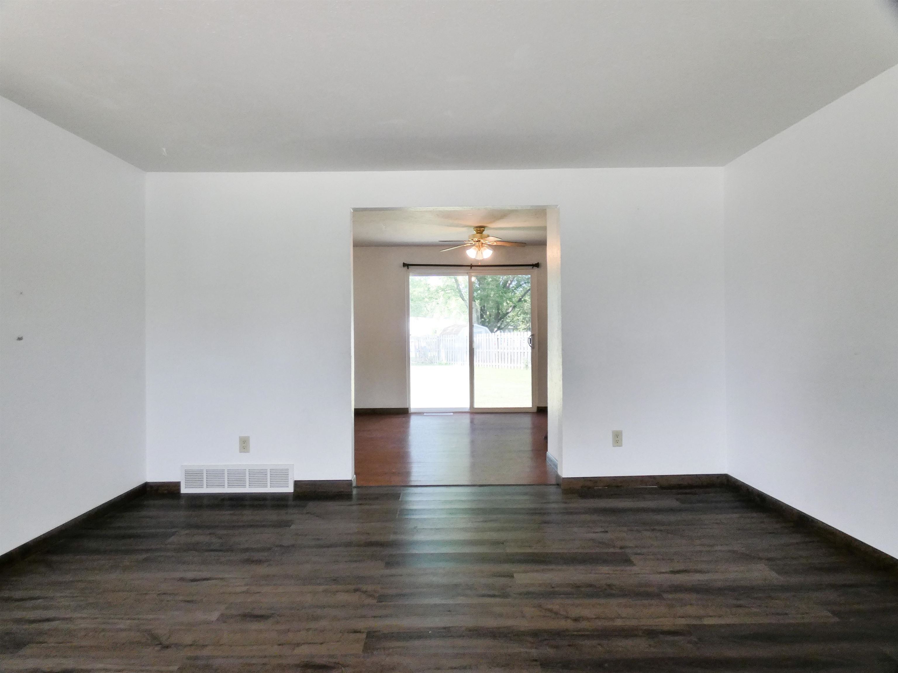 465 South Good Hope Road De Pere, WI 54115 - Photo 13 of 36
