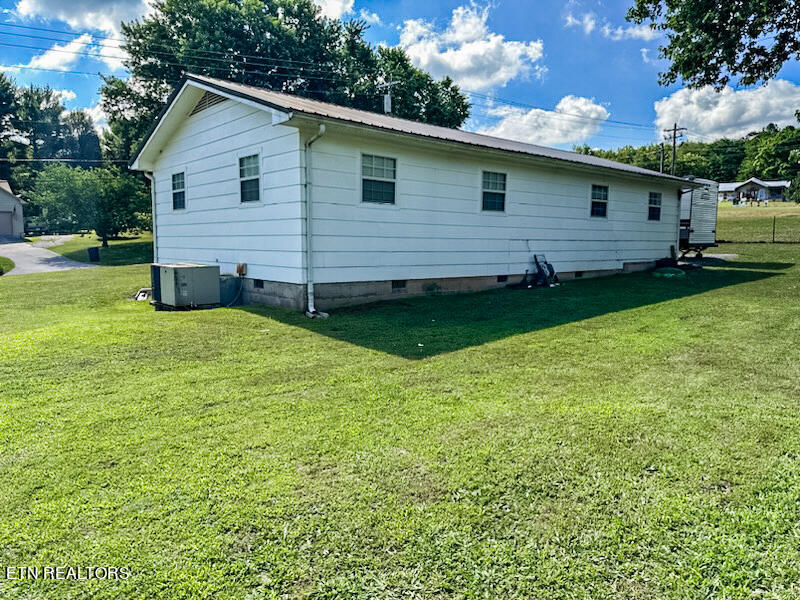 111 Hawkins Road Sweetwater, TN 37874 - Photo 3 of 18 IMG_3089