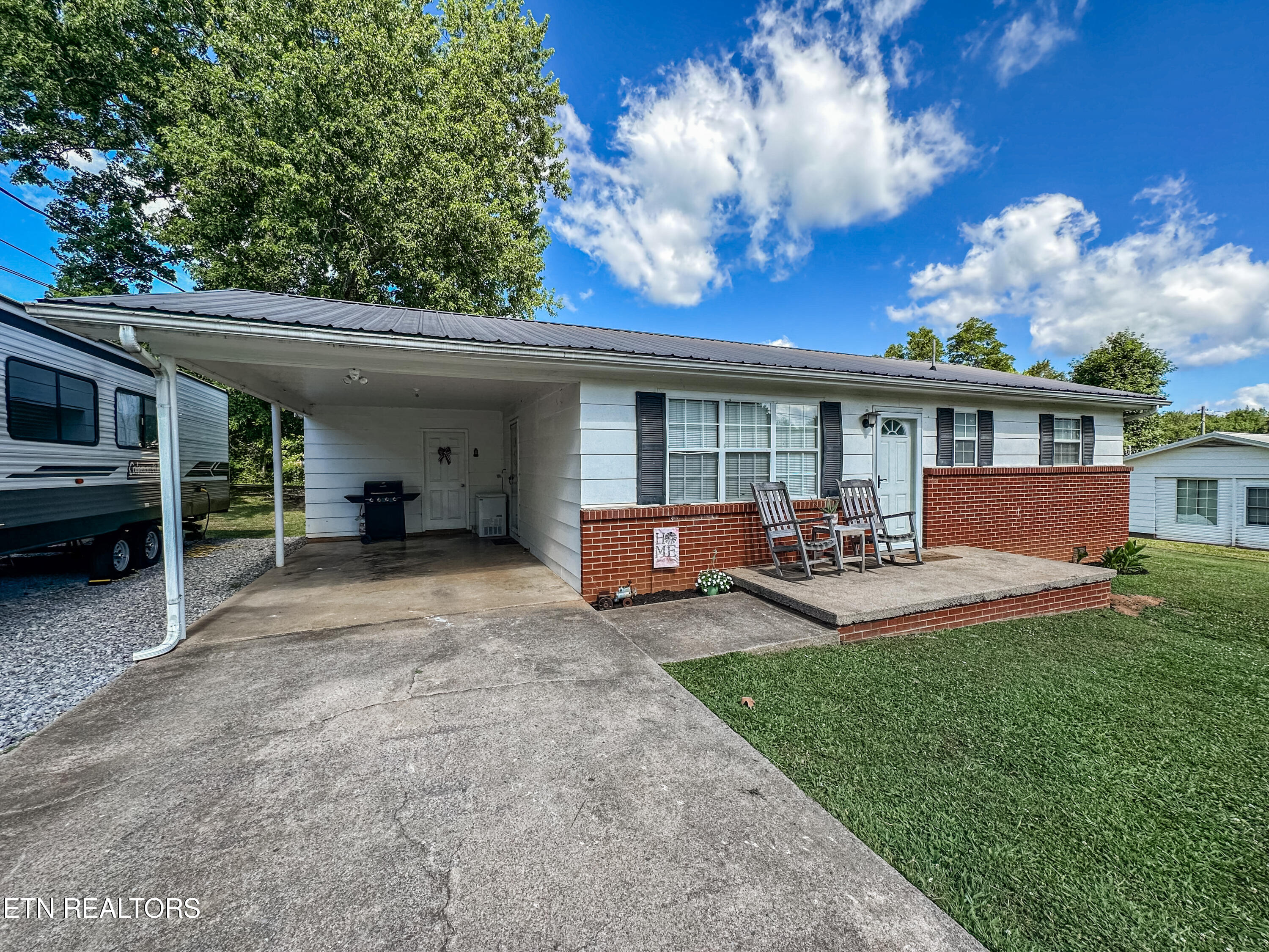 111 Hawkins Road Sweetwater, TN 37874 - Photo 4 of 18 IMG_3090