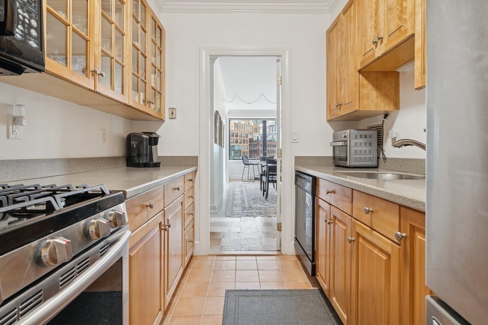 65 East India Row, Unit 9B Boston, MA 02110 - Photo 5 of 17