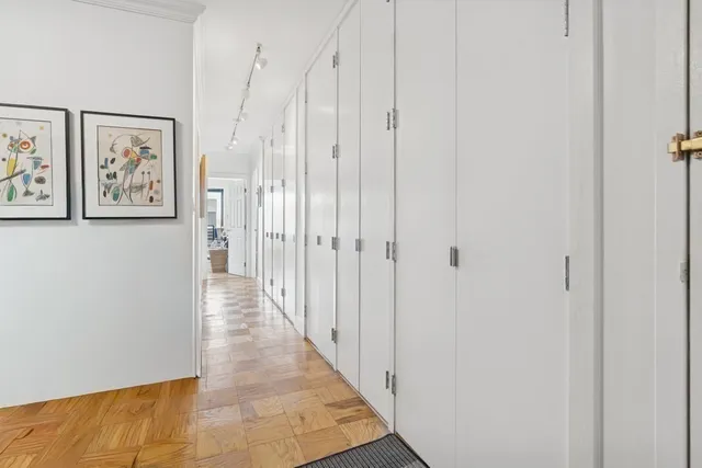 $1,299,000 | 65 East India Row, Unit 9B, Boston, MA 02110