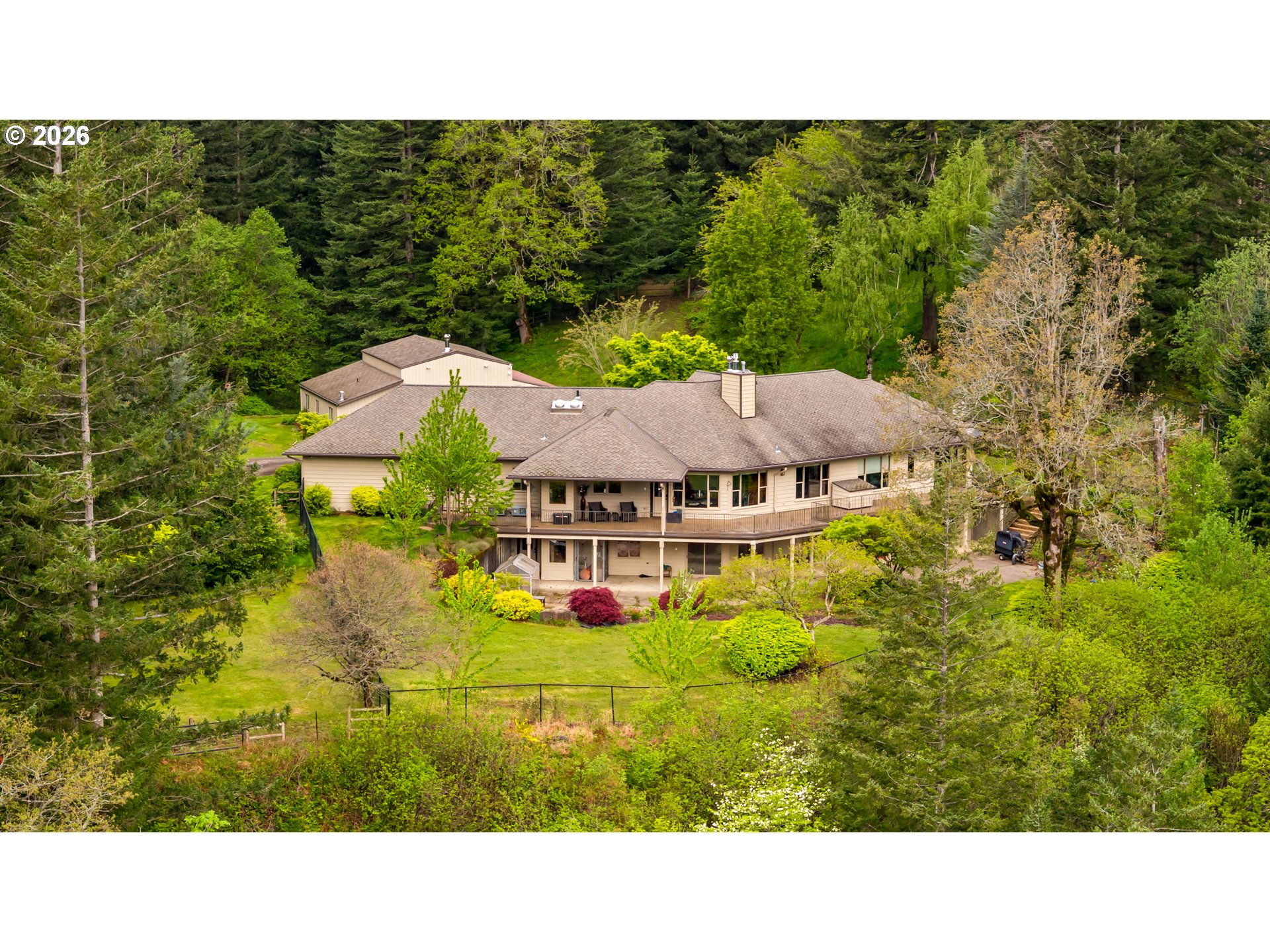 262 Beacon Highland Road East Stevenson, WA 98648 - Photo 2 of 48