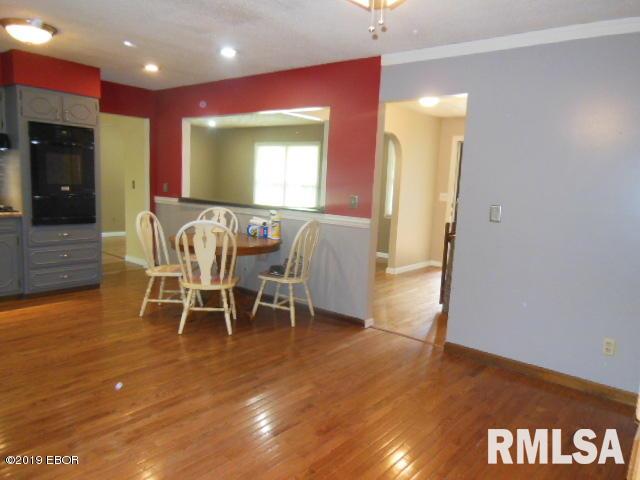 663 Buttonwood Road Xenia, IL 62899 - Photo 9 of 52 Gallery Image 9