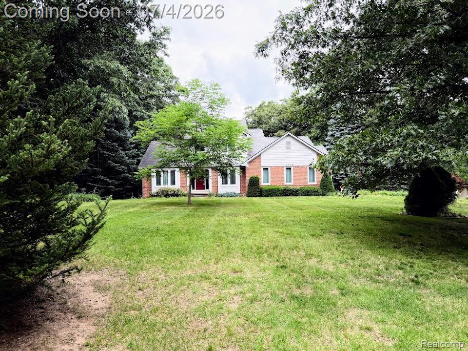 10928 Sunny Ridge Court Pinckney, MI 48169 - Photo 4 of 40 IMG_2486.jpg