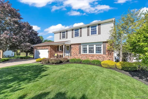 $379,900 | 3 Barnett Drive, West Seneca, NY 14224