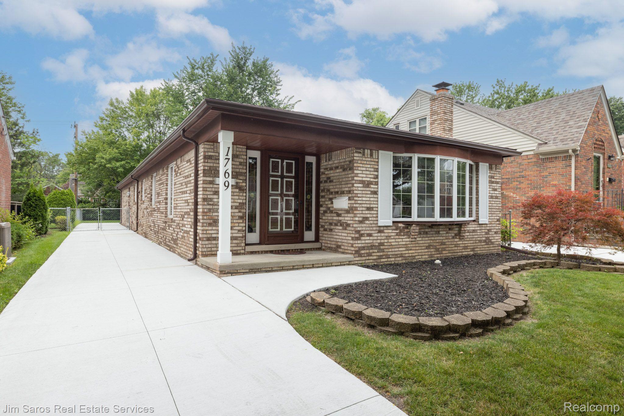 1769 Hampton Road Grosse Pointe, MI 48236 - Photo 1 of 27 Gallery Image 1