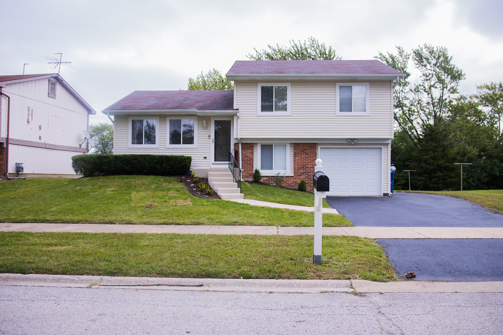 141 Deerpath Road Matteson, IL 60443 - Photo 1 of 19