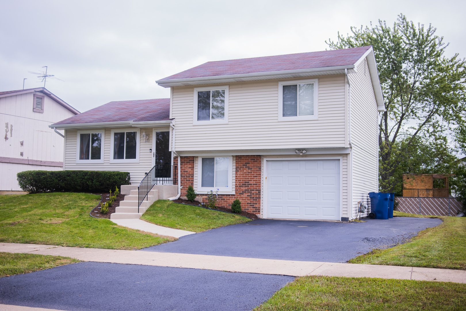 141 Deerpath Road Matteson, IL 60443 - Photo 2 of 19