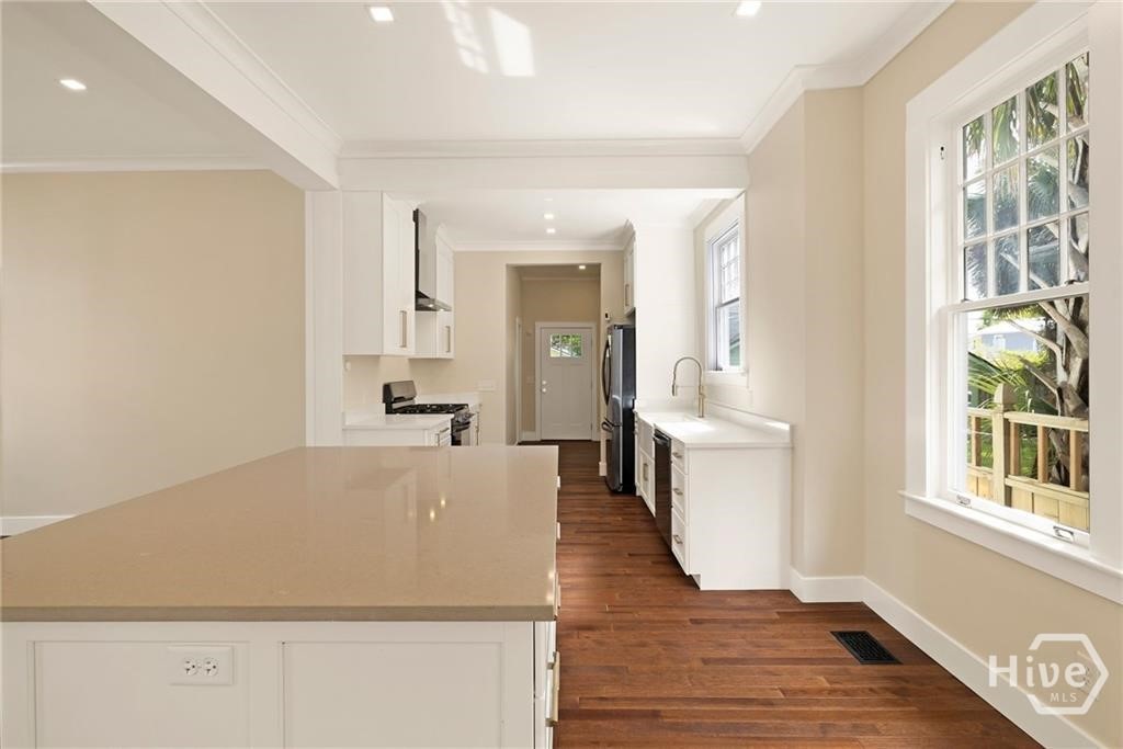 627 West 37th Street Savannah, GA 31415 - Photo 13 of 49