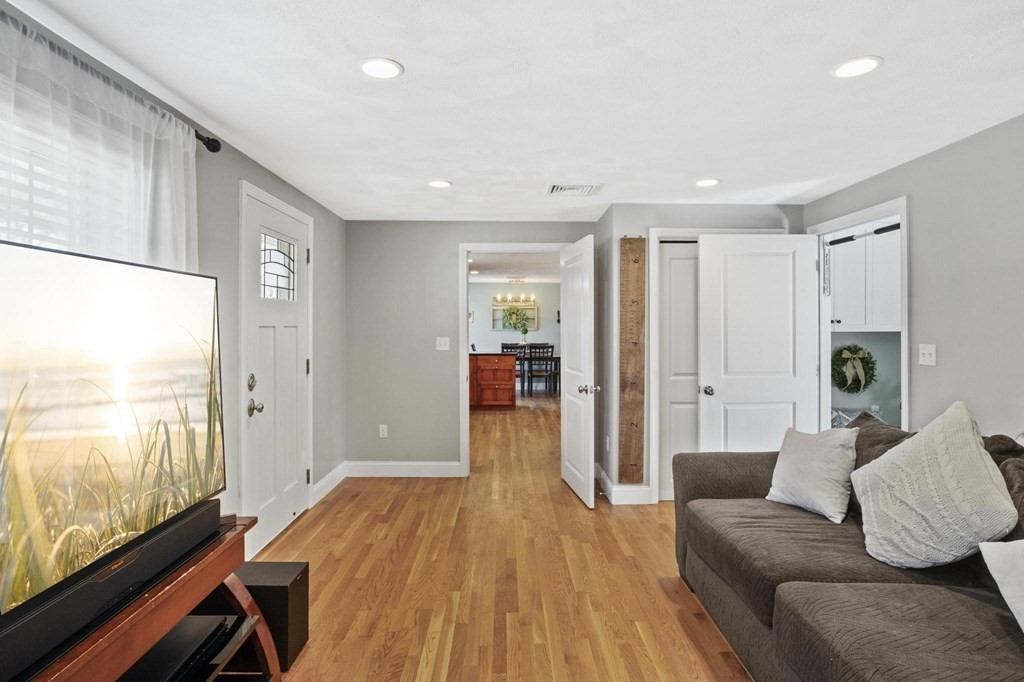 25 Cornell Road Beverly, MA 01915 - Photo 5 of 35 Gallery Image 5