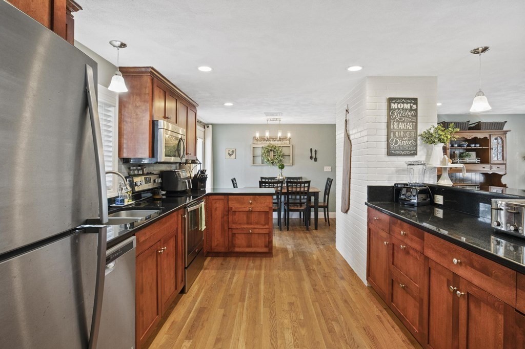 25 Cornell Road Beverly, MA 01915 - Photo 6 of 35 Gallery Image 6