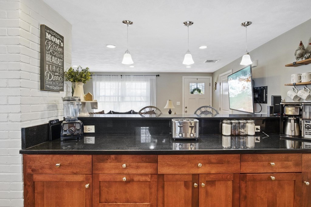25 Cornell Road Beverly, MA 01915 - Photo 7 of 35 Gallery Image 7