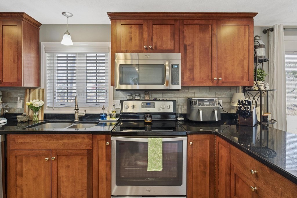 25 Cornell Road Beverly, MA 01915 - Photo 8 of 35 Gallery Image 8
