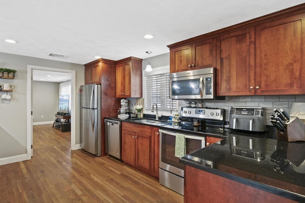 25 Cornell Road Beverly, MA 01915 - Photo 10 of 35 Gallery Image 10