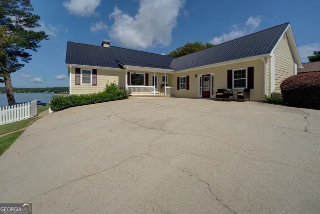 $975,000 | 8950 Jackson Lake Road, Monticello, GA 31064