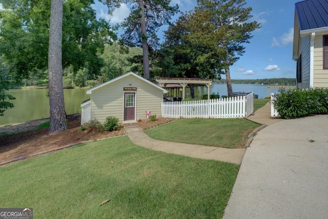 $975,000 | 8950 Jackson Lake Road, Monticello, GA 31064