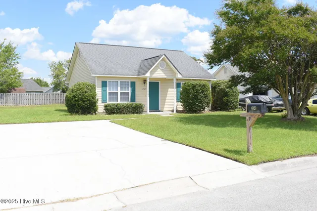 $1,750 | 6923 Alamosa Drive, Wilmington, NC 28411