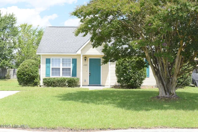 $1,750 | 6923 Alamosa Drive, Wilmington, NC 28411