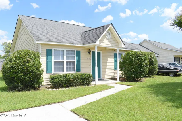 $1,750 | 6923 Alamosa Drive, Wilmington, NC 28411
